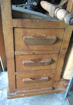 Roll top antique Oak desk with 3 drawers and roll top