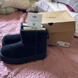 black Uggs