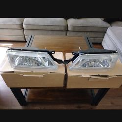 Headlight Set For 97 98 99 Nissan Maxima Left and Right