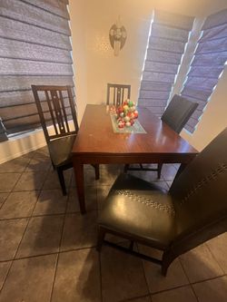 Dinner Table Set
