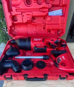Milwaukee (2572B-21) M12 12-Volt Lithium-Ion Cordless Drain Cleaning Airsnake Air Gun Kit with (1) 2.0Ah Battery, Toilet Attachments