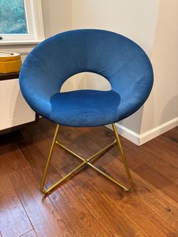 Blue Velvet Round Accent Chair Gold Legs