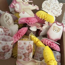 Baby shower decor