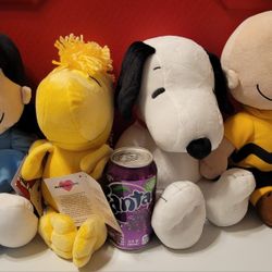 NEW Peanuts & Gang Kohl's Cares Snoopy Charlie Brown