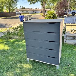 100$$  Dresser 
