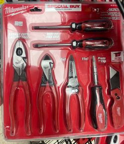 Milwaukee electrician hand tool set