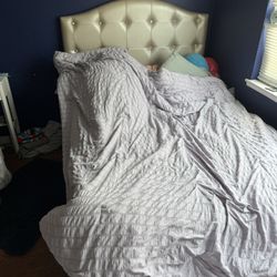 Full Size Bed 