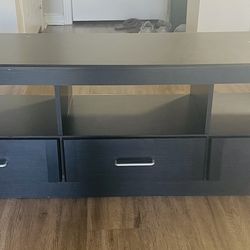 70” TV Stand / TV Table – Excellent Condition – Fits Large TVs