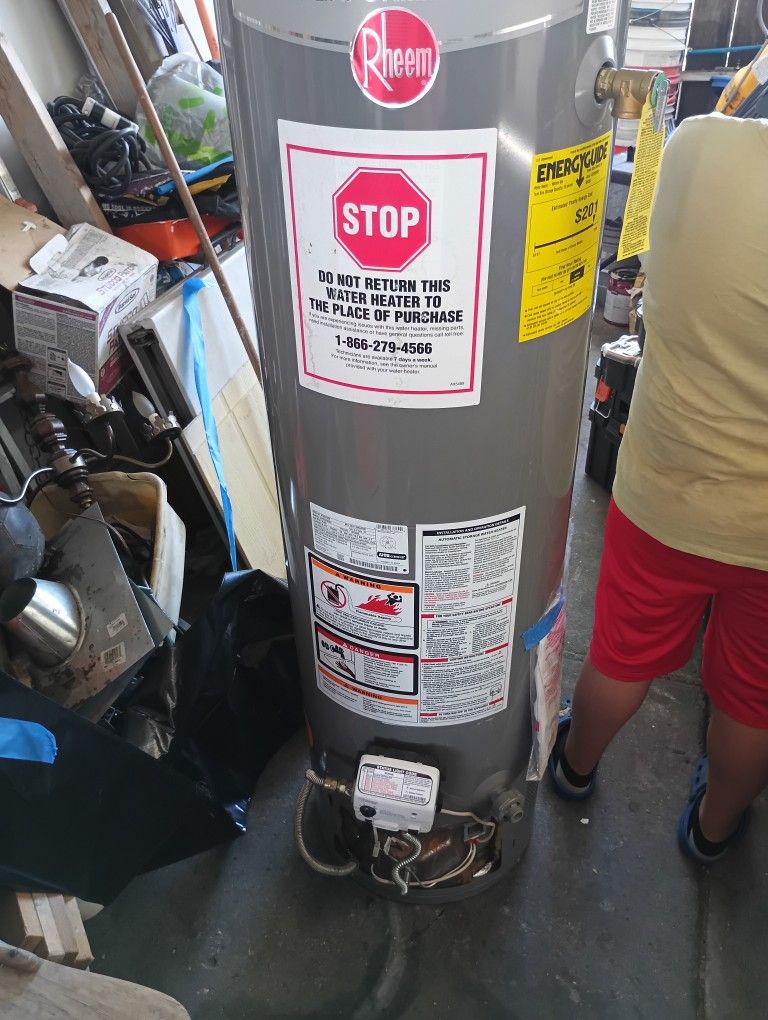 Rheem Water Heater 28gal Semi New