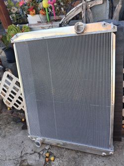 HUGE ALUMINUM RRADIATOR!! 32"X42" !! BRAND NEW!! 180$