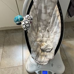 4moms mamaRoo 5 Unique Motions  Baby Swing 
