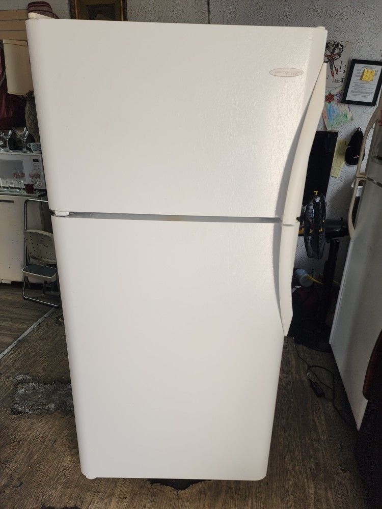 Frigidaire Refrigerator 66x30x30