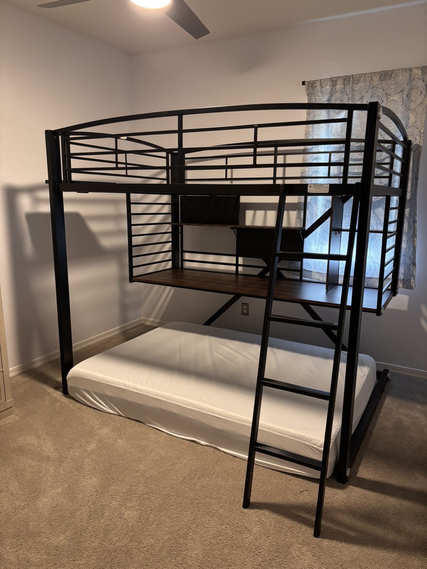 Bed/Desk Bedroom Set