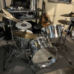 70's Ludwig ALL STAINLESS STEEL DRUM KIT 