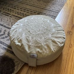 Meditation cushion