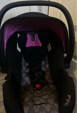 Minnie Mouse car seat