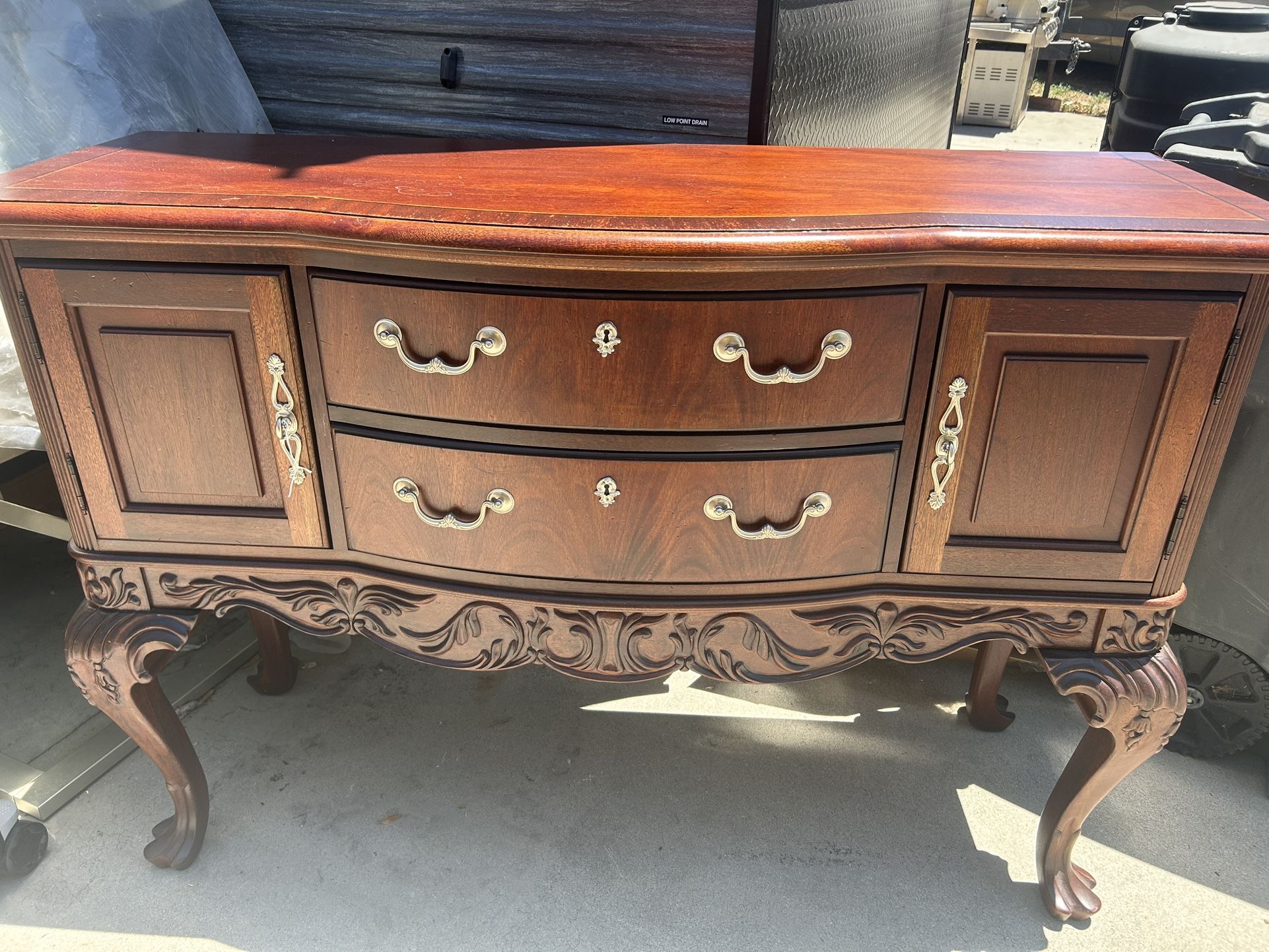 Thomasville Impressions Trafalgar Mahogany Sideboard