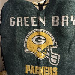 Packer Poncho
