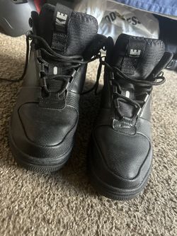 Nike Men Boots PERFECT for Rain Cold Season , Or Warehouse Workers !!