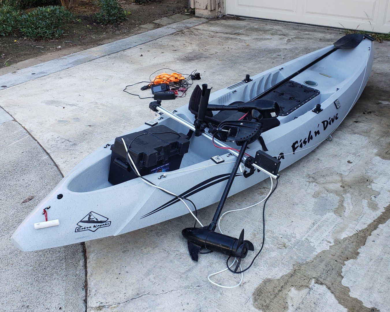 Cobra fish & dive kayak with trolling motor,100A battery and accessories