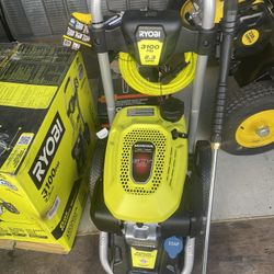 RYOBI 3100 PSI 2.3 GPM Cold Water Gas Pressure Washer Honda