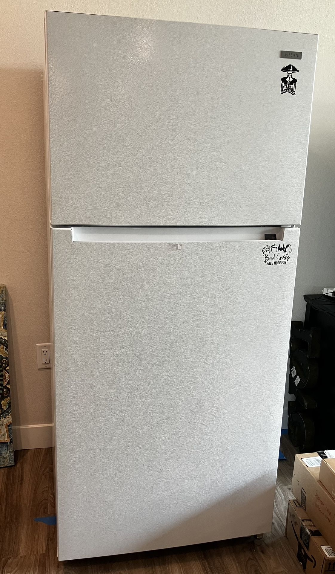 Refrigerator White Vissani 18 Cu. Ft. Top Freezer