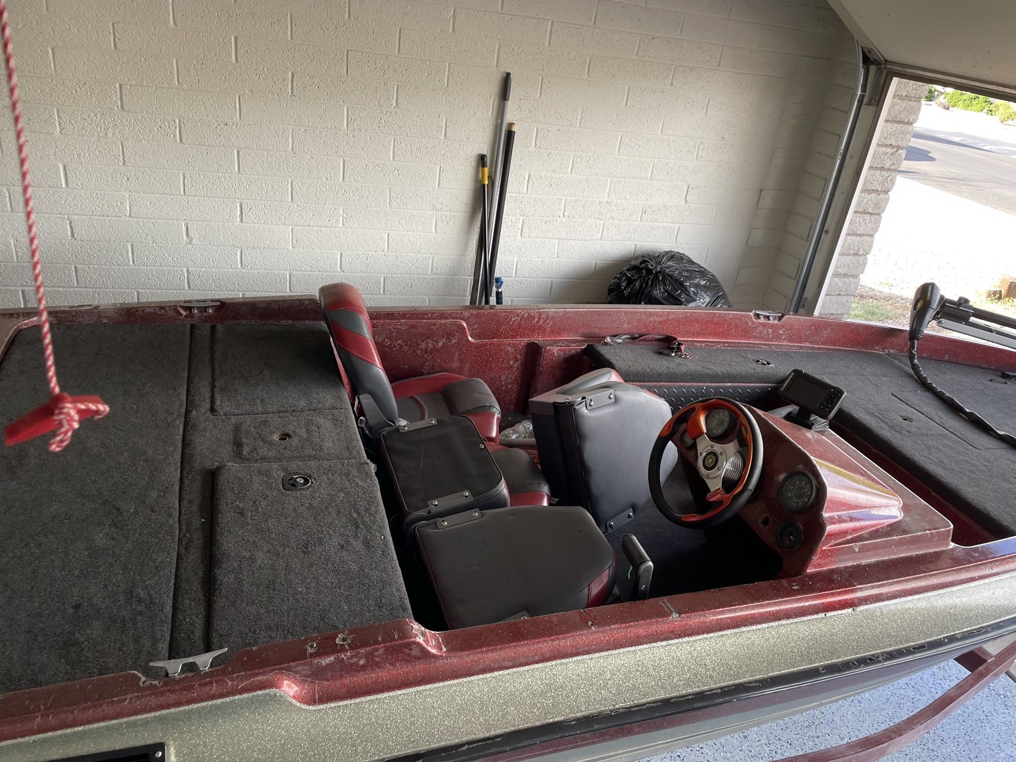 1994 Stratos Bass Boat 16ft 6in. 70 HP Johnson, 40lbs Minkota trolling