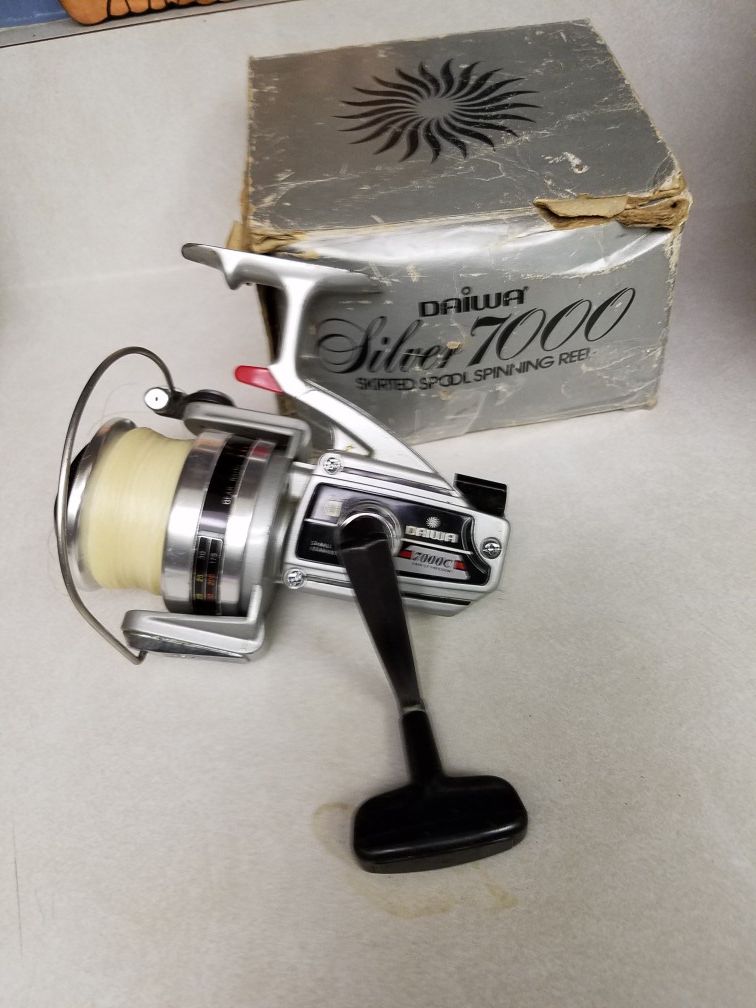 Daiwa silver 7000C skirted spool spinning reel