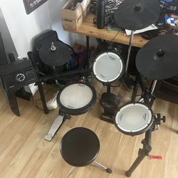 Roland td17 kvx electric drum set/ drums