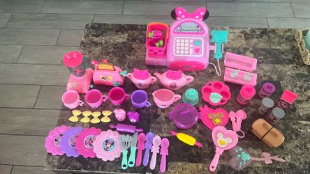 Mini  Mouse toy kitchen and register market