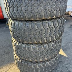 33x12.50r20 Ironman Tires En Excelentes Condiciones De Vida Las 4 