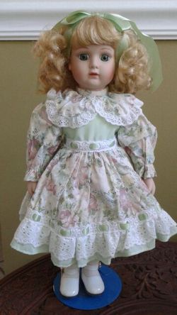 MYD Collection Porcelain Doll 14" w/stand