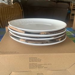 4 Lunch Plates 
