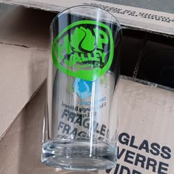 Case 24 Hop Valkey Pint Glasses
