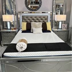 King bedroom silver 4 pieces NEW led lights bed