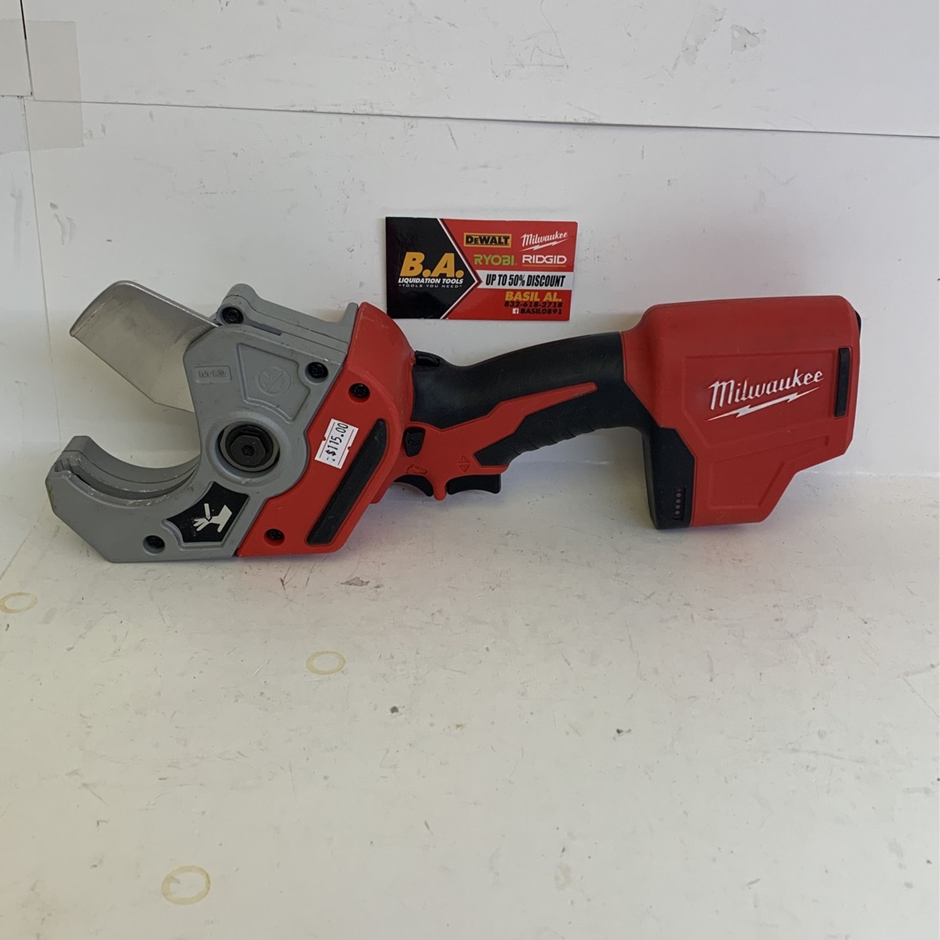 Milwaukee M12 12Volt LithiumIon Cordless PVC Pipe Shear (ToolOnly