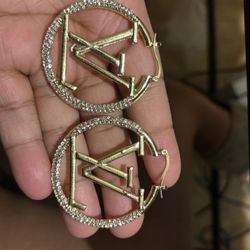 Listing Is For ONE Set 