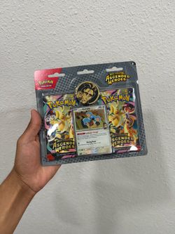 Ascended Hero’s Two Pack Blister - Larry's Komala - New Sealed