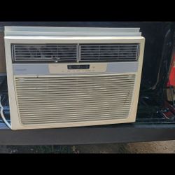 Window  Air Conditioner 25,000 Btu