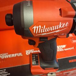 MILWAUKEE M18 FUEL 18V Lithium-Ion Brushless Cordless 1/4 in. Hex Impact Driver (Tool-Only)