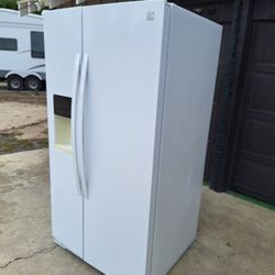 Kenmore Refrigerator 