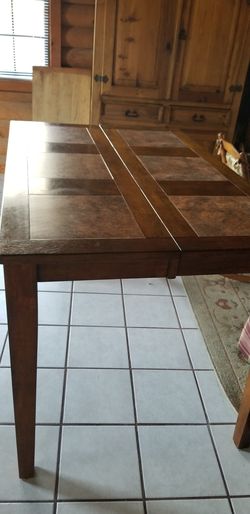 Counter high table, great condition