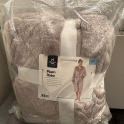 Plush Robe Size L/XL