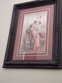 Large picture frame is carved on the corners
