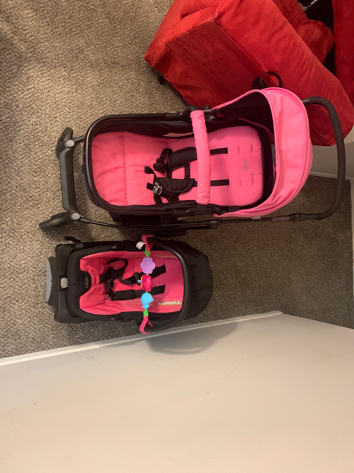 Urbuni car seat with base and matching stroller