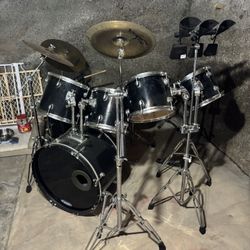 7 Piece Drum Set