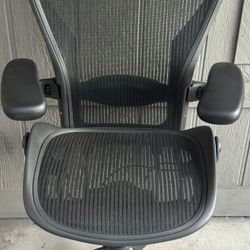 Herman Miller Aeron Chair Size B