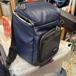 Igloo  Vantage 18 Can Soft Cooler Backpack
