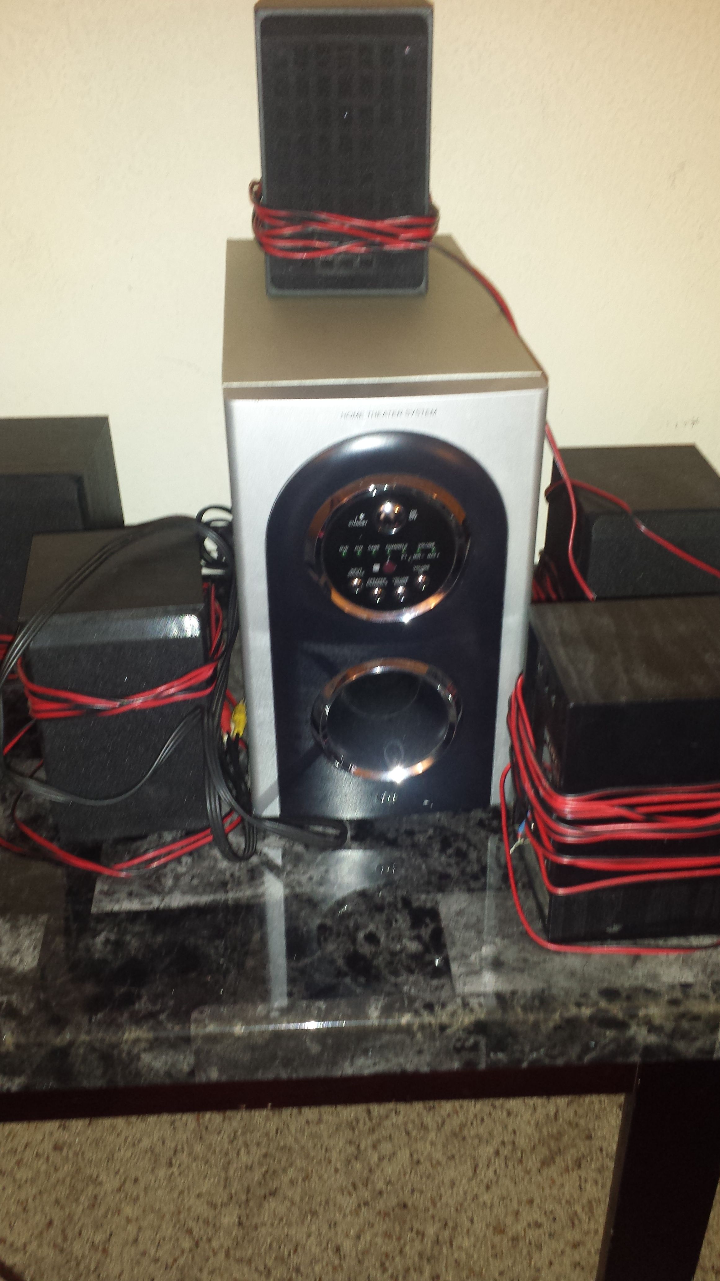 durabrand ht-3915 home theater system w/ 5 speakers