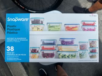 Snapware Plastic Food Containers
